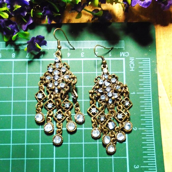 Vintage Rhinestone earrings Chandelier ornate details NWOT Rhombus Dangles - Picture 3 of 3